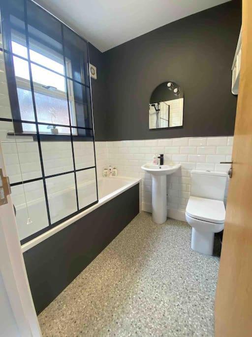 1 Bed Flat With Parking Near Town Centre Apartment Emsworth Exterior foto