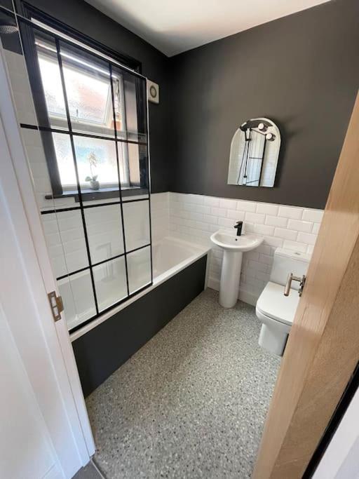1 Bed Flat With Parking Near Town Centre Apartment Emsworth Exterior foto