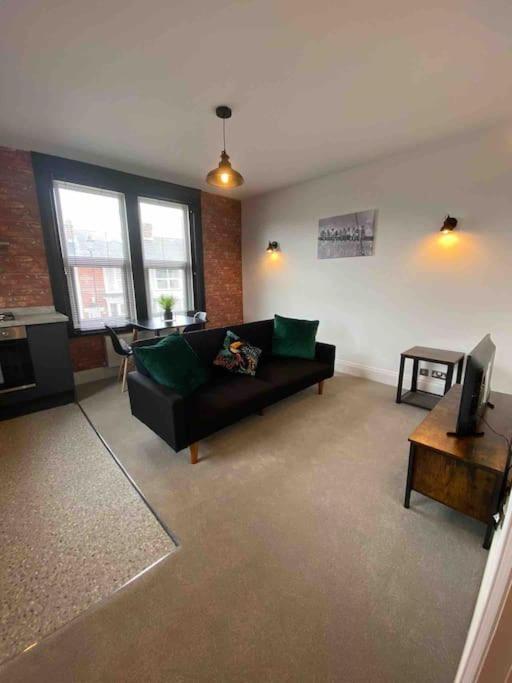 1 Bed Flat With Parking Near Town Centre Apartment Emsworth Exterior foto